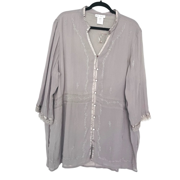 NWOT Ulla Popken Pewter Gray Embroidered Lace Long Pearl Buttons Blouse 20/22 - Picture 1 of 9